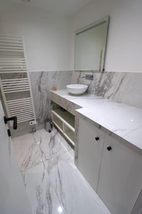 Cocon Neuf - Coeur Du 11e Apartamento *